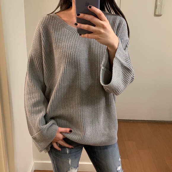 V Neck Bell Sleeve Sweater - Picture 6 of 8